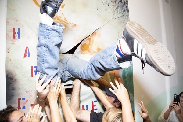 荒川ナッシュ医『ペインティングス・アー・ポップスターズ』国立新美術館で　ユーミン、キム・ゴードン、桂ゆきらとコラボ