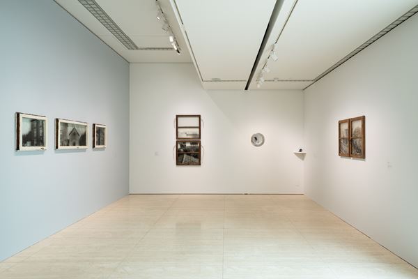 『フィリップ・パレーノ：この場所、あの空』開催中　箱根・ポーラ美術館の建築や立地をいかしたサイトスペシフィックな展覧会