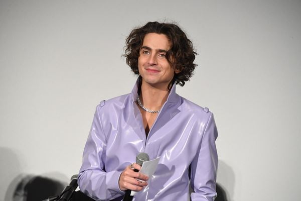 ティモシー・シャラメ、日本でもハグにサインに神対応　映画『ウォンカとチョコレート工場のはじまり』来日イベント開催