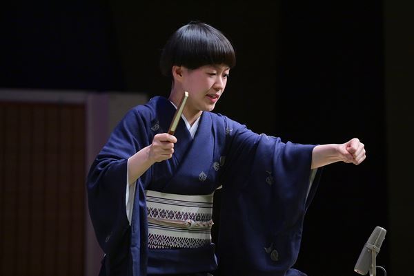 『桂二葉チャレンジ！ その参』レポート　柳家喬太郎が浪花節を唸らせ、桂二葉がシリーズ初の人情噺を披露