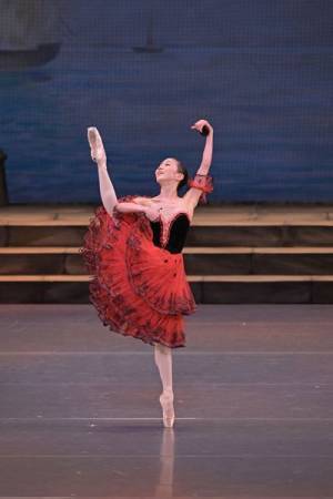 新国立劇場バレエ団 2023 / 2024シーズン開幕　アレクセイ・ファジェーチェフ版『ドン・キホーテ』の上演がスタート