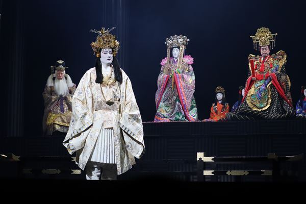 【レポート】スーパー歌舞伎『ヤマトタケル』上演中。隼人、團子、米吉の新世代で見せるスペクタクル。