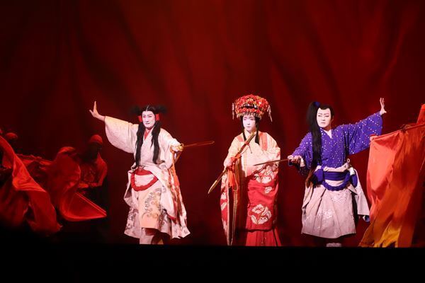 【レポート】スーパー歌舞伎『ヤマトタケル』上演中。隼人、團子、米吉の新世代で見せるスペクタクル。