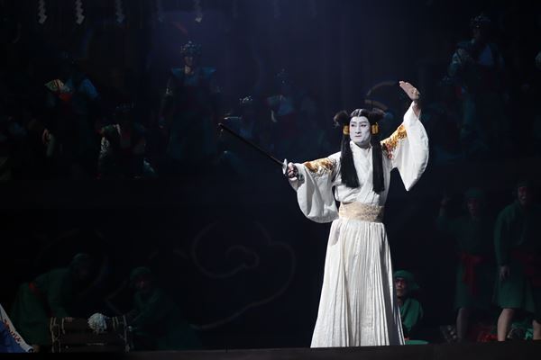 【レポート】スーパー歌舞伎『ヤマトタケル』上演中。隼人、團子、米吉の新世代で見せるスペクタクル。