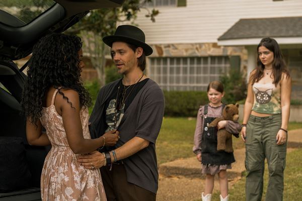 『ゴジラ-1.0』からの影響も!?　映画『イマジナリー』ジェイソン・ブラムのインタビュー映像公開