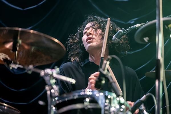 フラッド×金属バットによる“日本で一番ワケの分からない夜” 『KINZOKU Bat NIGHT』オフィシャルレポート