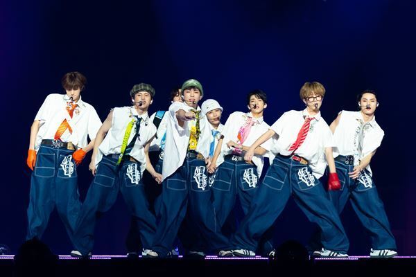 INIが新曲初披露やStray Kidsカバー！ THE BOYZ、NiziUらKCON1日目をレポート