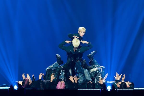 INIが新曲初披露やStray Kidsカバー！ THE BOYZ、NiziUらKCON1日目をレポート