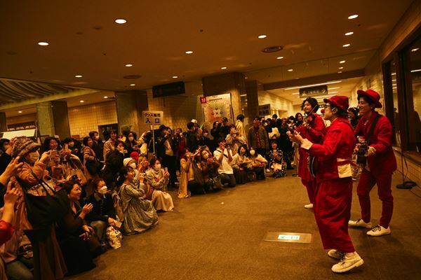 森山直太朗『素晴らしい世界』〈番外篇〉「たった今の“答え”にたどり着いたその瞬間を僕は『素晴らしい世界』と名づけます」【レポート】