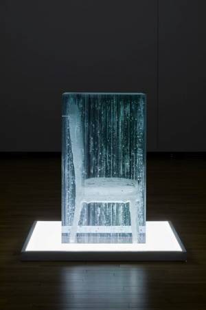 デュシャンやウォーホル、名和晃平らの作品で「椅子」が持つ多様な意味や象徴性を考察 『アブソリュート・チェアーズ』2月17日から