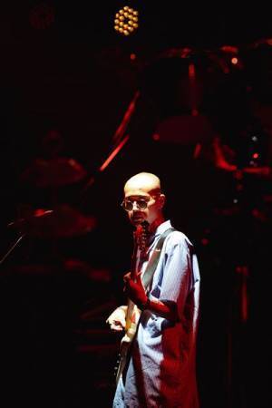 【ライブレポート】Kroi、自身初の全国ツアー開幕。強烈な求心力を放つライブパフォーマンス