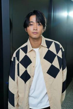 佐藤寛太が語る映画『正欲』の特異性。「見なければ気がつかなかった視点を植えつけられる作品」