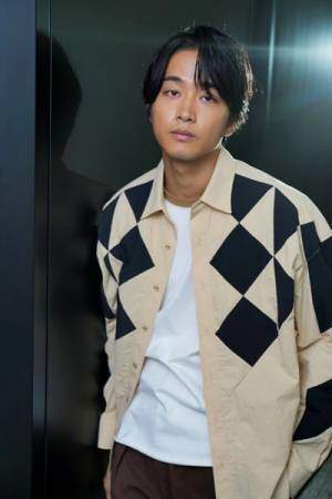 佐藤寛太が語る映画『正欲』の特異性。「見なければ気がつかなかった視点を植えつけられる作品」