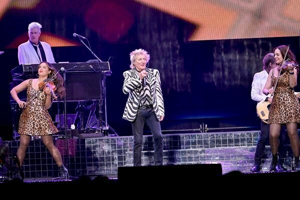 ロッド・スチュワート、120分間ノンストップでファンを魅了　約15年ぶりの来日公演『One Last Time』オフィシャルレポート