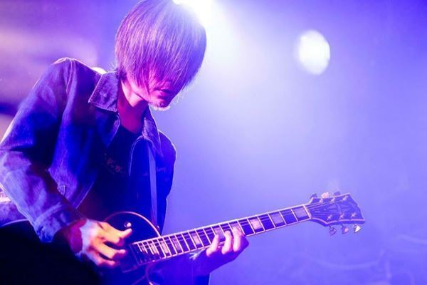 【ライブレポート】a flood of circleとストレイテナーが対バン　真正面からぶつけ合う灼熱の夜