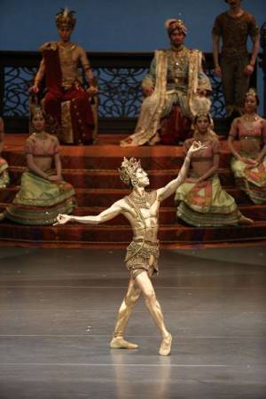 新国立劇場で間もなく開幕。古代インドが舞台のバレエ『ラ・バヤデール』の魅力