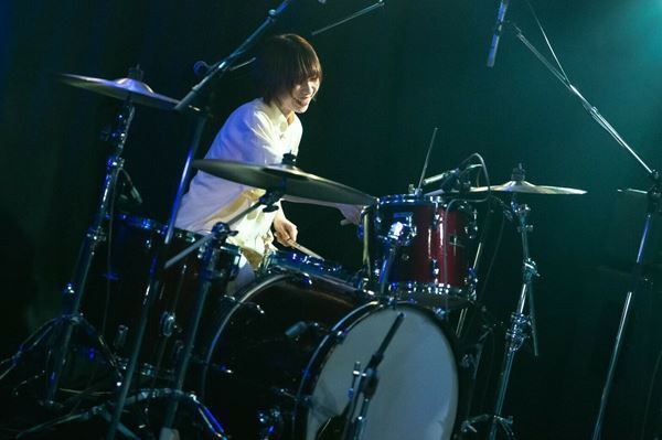 【ライブレポート】チケットぴあ主催『Grasshopper vol.2』、youth×インディアカヌー×ORCALANDの3バンドがつくったロックな一夜