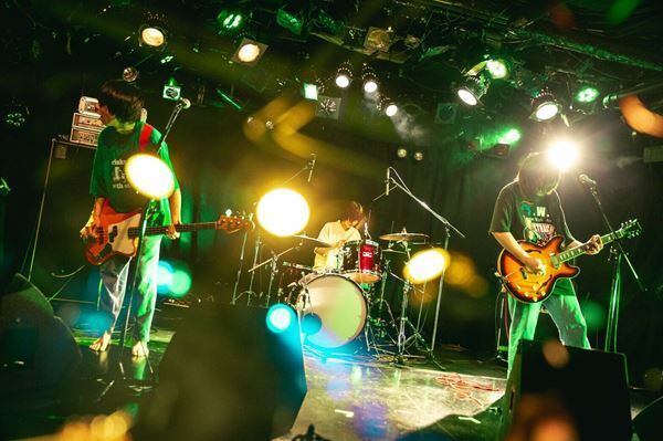 【ライブレポート】チケットぴあ主催『Grasshopper vol.2』、youth×インディアカヌー×ORCALANDの3バンドがつくったロックな一夜