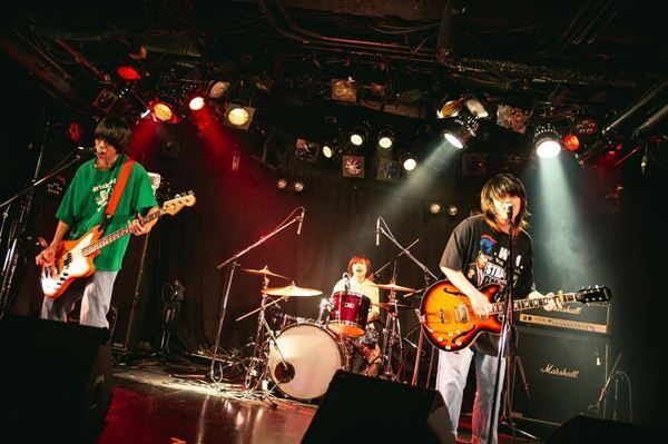 【ライブレポート】チケットぴあ主催『Grasshopper vol.2』、youth×インディアカヌー×ORCALANDの3バンドがつくったロックな一夜