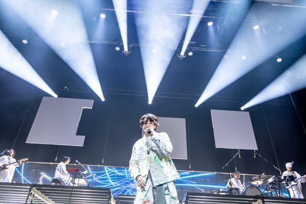 imase、初ホールツアー『Shiki-Sai』 緊張を超える楽しさで迎えられた公演初日をレポート