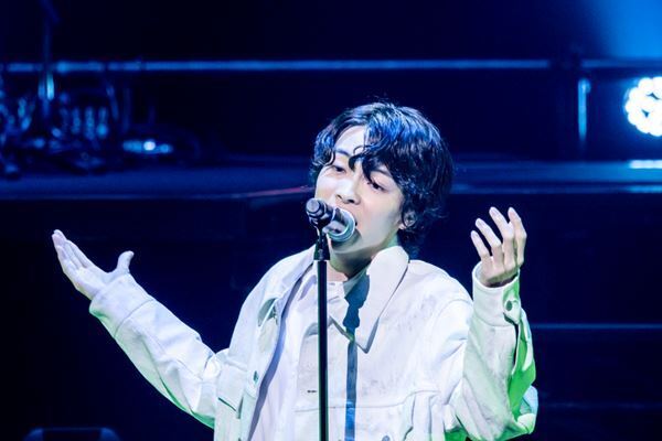 imase、初ホールツアー『Shiki-Sai』 緊張を超える楽しさで迎えられた公演初日をレポート