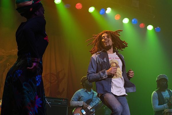 『ボブ・マーリー：ONE LOVE』キングズリー・ベン＝アディルをスタッフ＆キャストが絶賛「あれほど献身的な役者は見たことない」