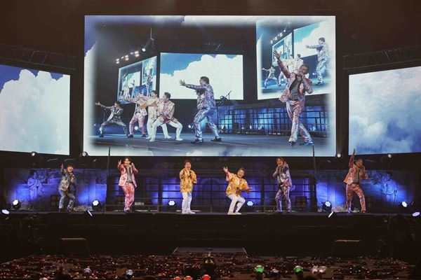 純烈、初の日本武道館公演で7,000人のファン熱狂　サプライズゲストでダチョウ倶楽部も登場【オフィシャルレポート】