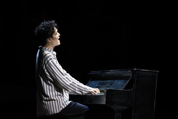 薮宏太が30歳のリアルを熱演　『RENT』前夜を描いたミュージカル『tick, tick...BOOM!』