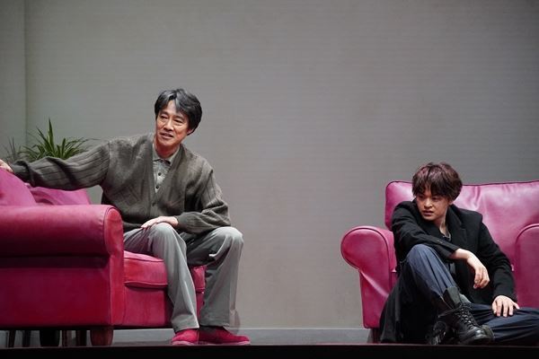 堤真一×瀬戸康史、大東駿介×浅野和之　ジョナサン・マンビィ演出の2作品連続上演が本日開幕