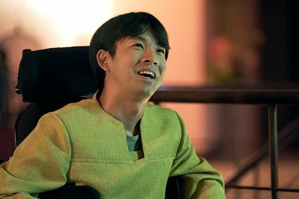 ヴァーチャルで探る、亡き母の『本心』──池松壮亮主演、石井裕也監督【おとなの映画ガイド】