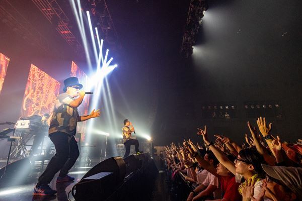 電気グルーヴ35周年ツアー、 圧巻のパフォーマンスで満員のフロアを魅了した、Zepp Haneda追加公演をレポート