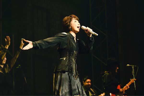 キャンディーズナンバーも披露　伊藤 蘭、全国ライブハウスツアー初日レポート