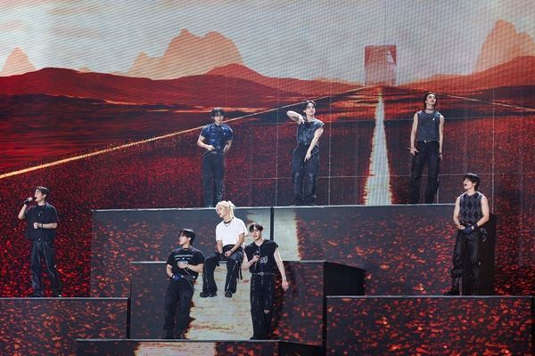 PMC本誌バックカバーにも登場。Stray Kidsのワールドツアー日本公演、6日間で31万5千人を動員「8年目も必ず戻ってきます！」【オフィシャルレポート】