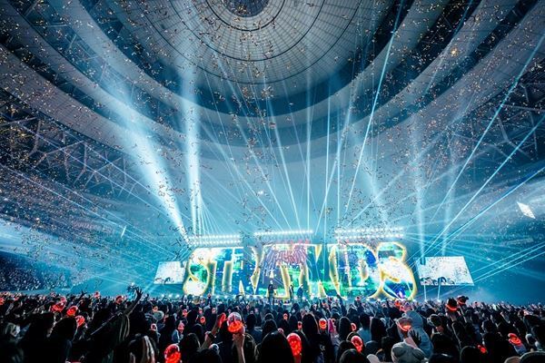 PMC本誌バックカバーにも登場。Stray Kidsのワールドツアー日本公演、6日間で31万5千人を動員「8年目も必ず戻ってきます！」【オフィシャルレポート】