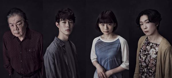 「幸福とは何なのか、じんわりと思いを巡らせて」舞台版『パラサイト』台本・演出・鄭義信インタビュー