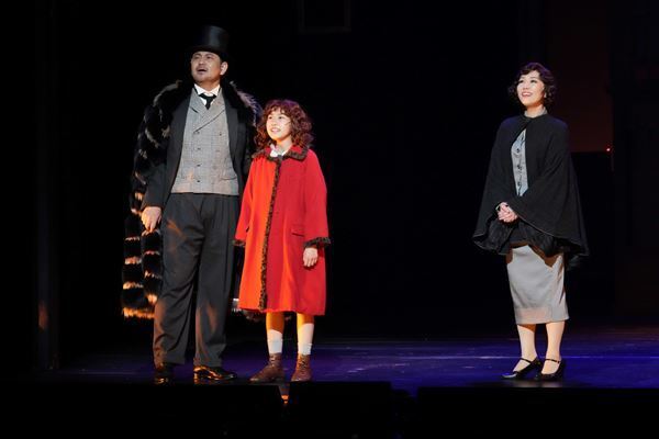 4年ぶりのフルバージョン公演となるミュージカル『アニー』会見写真、舞台写真＆コメントが到着