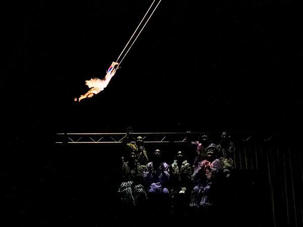 音楽劇『空中ブランコのりのキキ』開幕　咲妃みゆ、松岡広大、瀬奈じゅん、野上絹代のコメント＆舞台写真到着