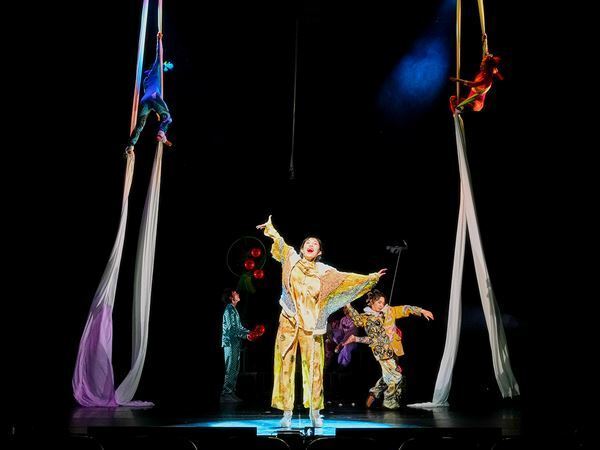 音楽劇『空中ブランコのりのキキ』開幕　咲妃みゆ、松岡広大、瀬奈じゅん、野上絹代のコメント＆舞台写真到着