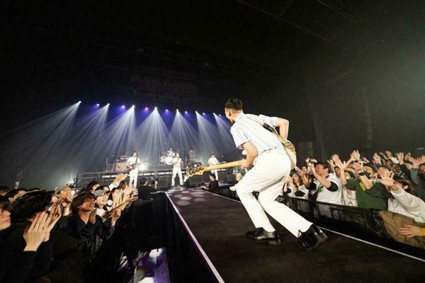 never young beach、アルバム『ありがとう』リリースツアー東京公演　「俺もこの音楽の中に入れてくれー！」【ライブレポート】