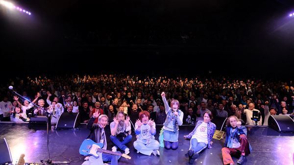 【レポート】白井貴子が20年思い続けた地元神奈川でのライヴがついに実現！『FLOWER POWER 2024』再現ライヴ＆SDGカーニバル開催