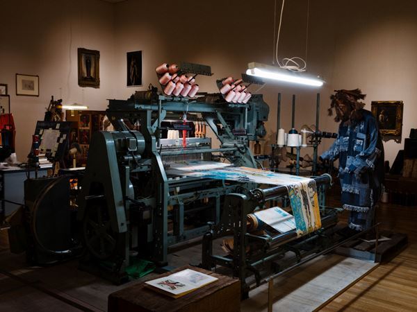 アーツ前橋で⼭縣良和の美術館初個展　ファッションプランド・リトゥンアフターワーズの歩みを紹介