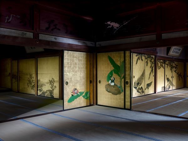 写真家・十文字美信の個展が資生堂ギャラリーで　大乗寺客殿を撮り下ろした写真を大型インスタレーションで展開