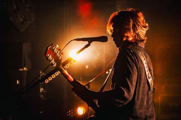 浅井健一が名古屋市美術館で開催『ジャン＝ミッシェル・フォロン展』のPR動画ナレーションを担当　ツアーの追加公演も発表