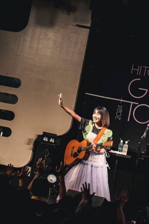 矢井田 瞳“大人の大人による大人げない盛り上がりが楽しい”デビュー25周年記念弾き語りツアー開幕　