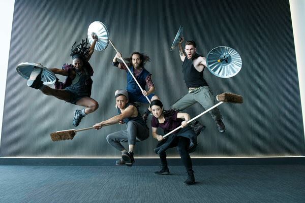 リズムで溢れるステージ！ 人生を変える、元気になれる、それが『STOMP』