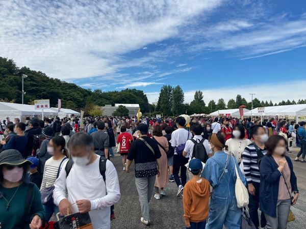 全国各地のパンや「限定パン」を目当てに長蛇の列『パンのフェス2022 in 埼玉スタジアム2〇〇2』開催