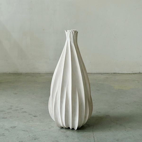 ドイツを拠点に活動する美術家、西川勝人の日本初となる回顧展がDIC川村記念美術館で開催