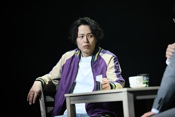 新木宏典主演『死ねばいいのに』開幕　舞台写真＆コメント到着