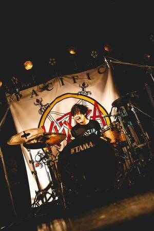 【ライブレポート】メロディックパンクの雄・KUZIRA、リリースツアー開幕　興奮が止まらない初日公演