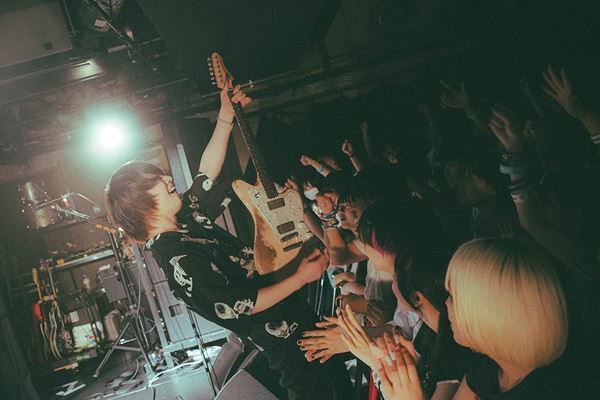 reGretGirl×Laughing Hick　親和性の高い両者が、素晴らしき化学反応を起こした夜『Grasshopper vol.25』ライブレポート